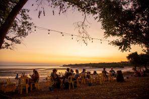 Mindil Beach Sunset Markets, Darwin, Northern Territory Mindil Beach Sunset Markets, Darwin, Northern Territory