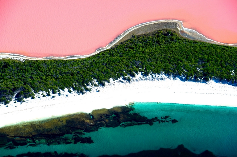 Lake Hillier, Middle Island, Esperance, WA Lake Hillier, Middle Island, Esperance, WA